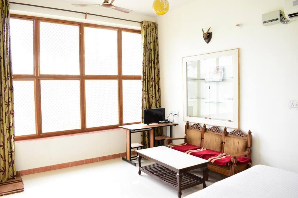 Poonam Palace Near By Airport Jodhpur  Buitenkant foto